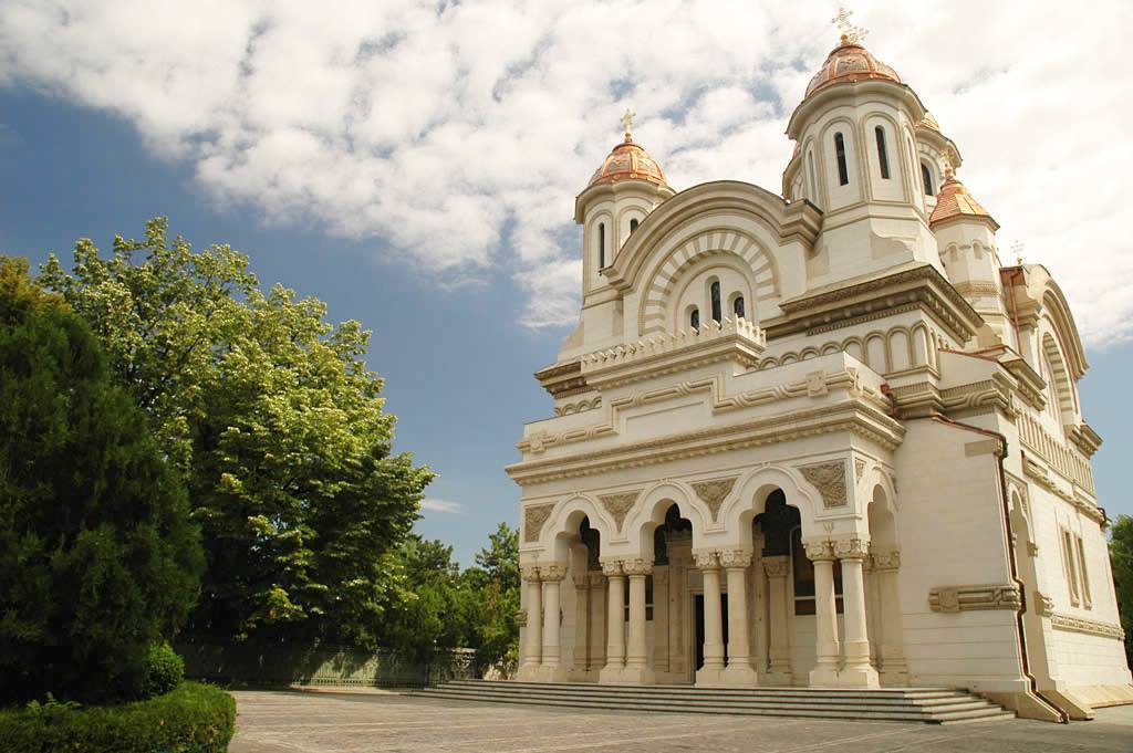Catedrala Arhiepiscopiei Dunărea de Jos „Sfântul Apostol Andrei"