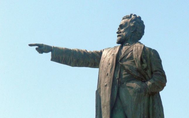 "I.C. Bratianu" Statue
